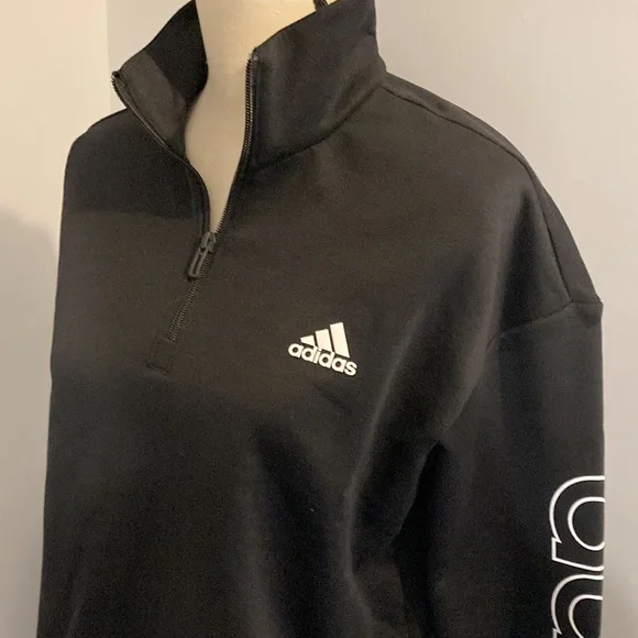 ✨NWT✨ Adidas Crop - Picture 4 of 10